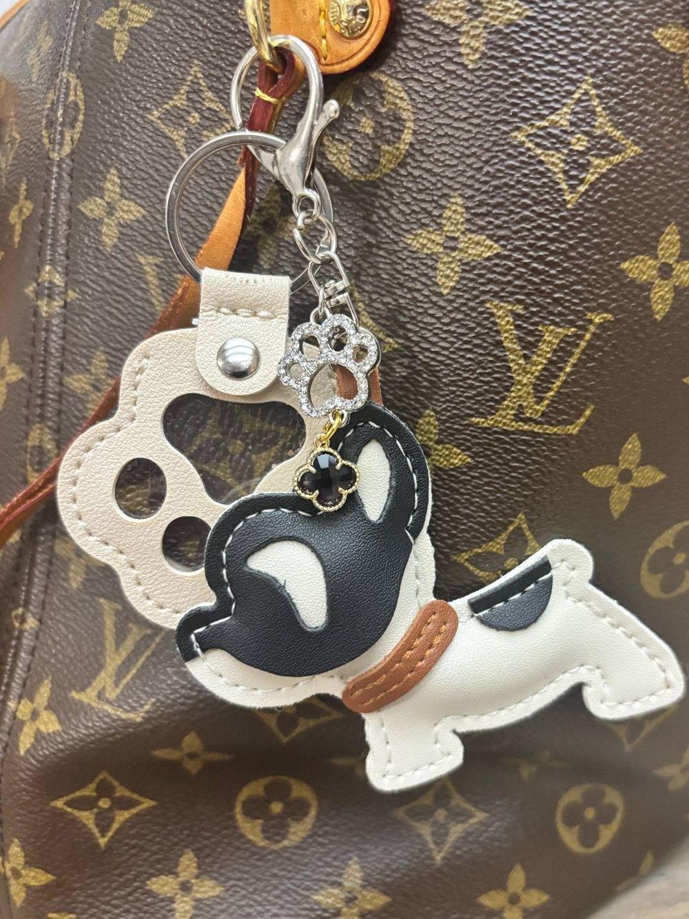 Autentic Louis Vuitton
Material Bag Charm, Dog, 6 in, Frenchie - Picture 2 of 2
